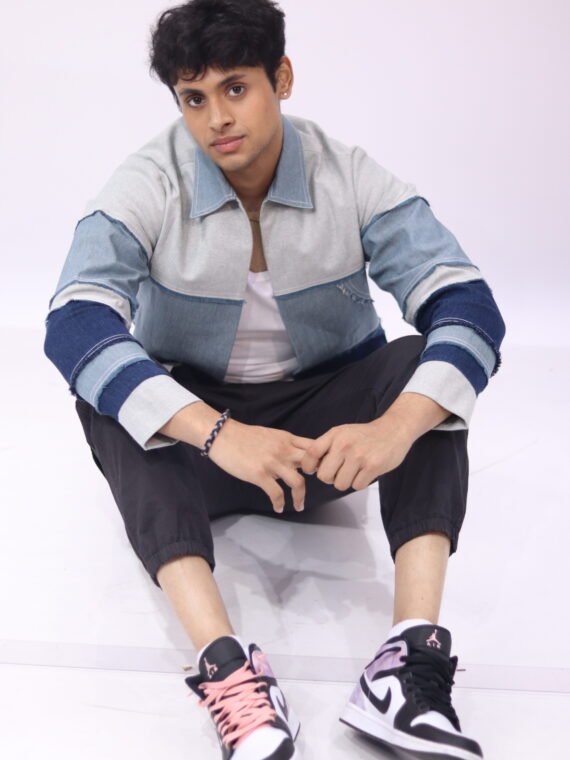 THREE TONE FRAYED DENIM JACKET